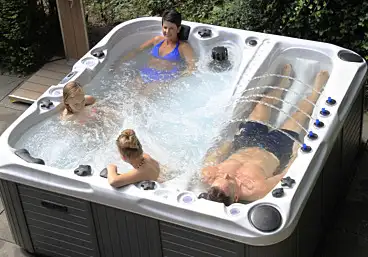 Outdoor-Whirlpool im Garten: Aufstellung, Pflege & Tipps für das ganze Jahr